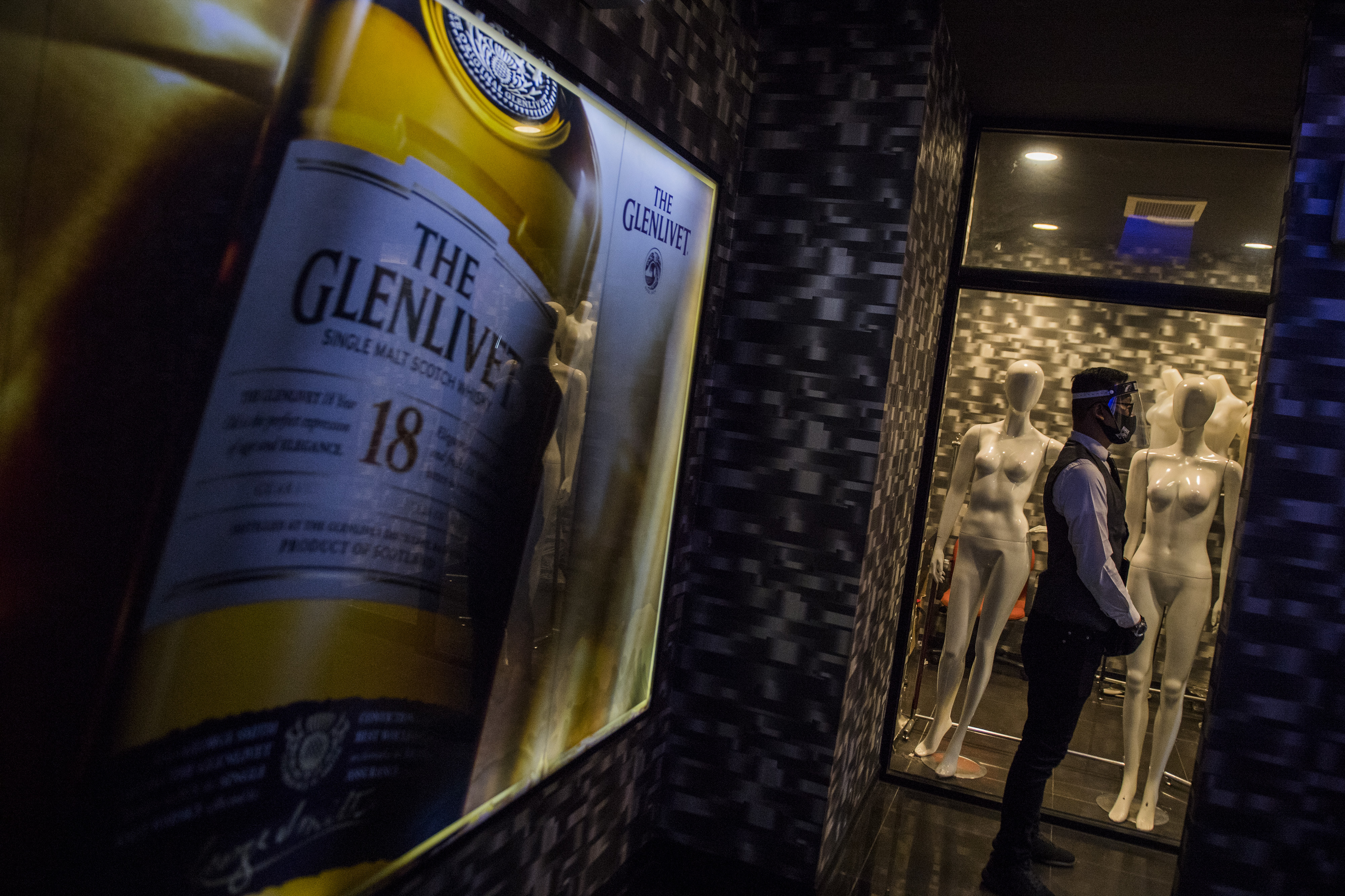 Simulasi protokol kesehatan untuk covid-19 di tempat hiburan