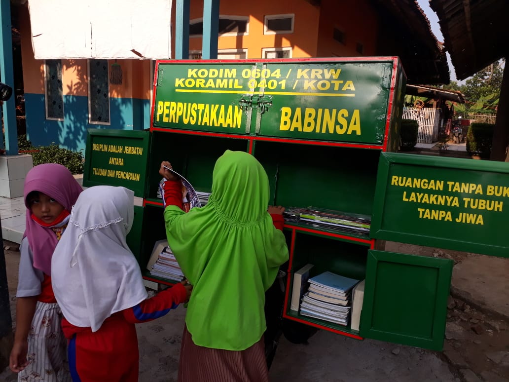 Perpustakaan Keliling Milik Sertu Tarmudji