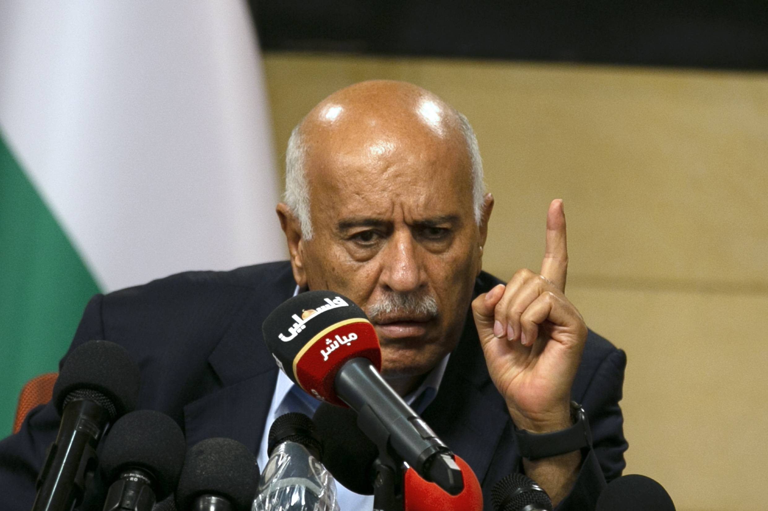  Jibril al-Rajoub, anggota Komite Sentral Fatah saat bertemu dengan  pemimpin Hamas Saleh Arouri pada 2 Juli 2020