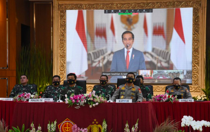 Pembekalan kepada perwakilan calon Perwira Remaja (Capaja) Taruna dan Taruni TNI-Polri secara virtual di Mabes TNI, Cilangkap, Rabu (8/7)