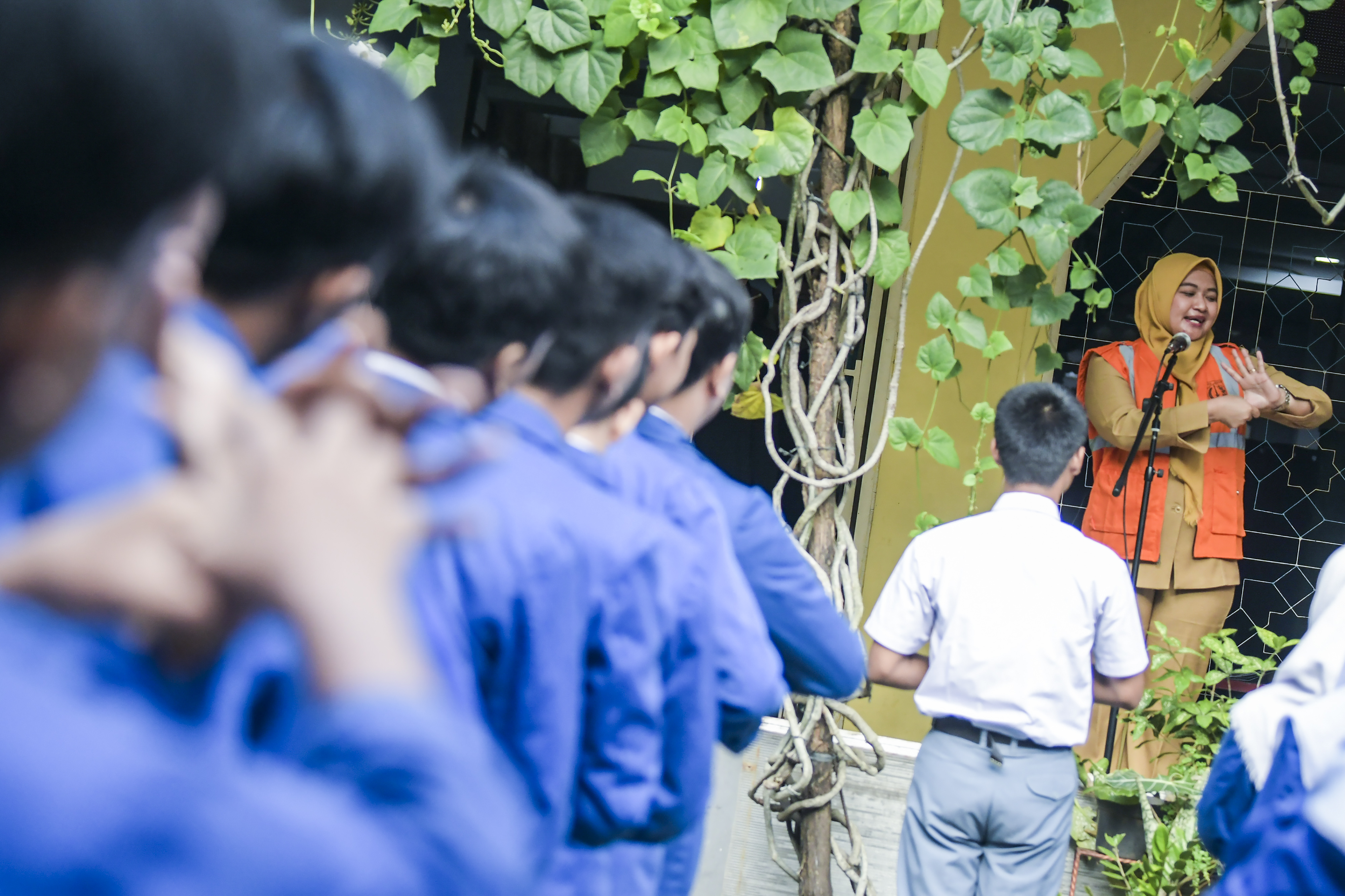  Siswa SMK Jakarta Pusat 1 di Jakarta mendapat sosialisasi cara mencuci tangan