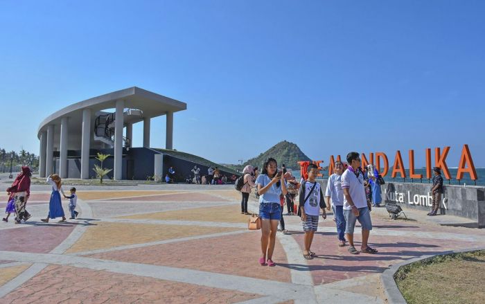 Mandalika adalah salah satu destinasi wisata andalan di Nusa Tenggara Barat.  