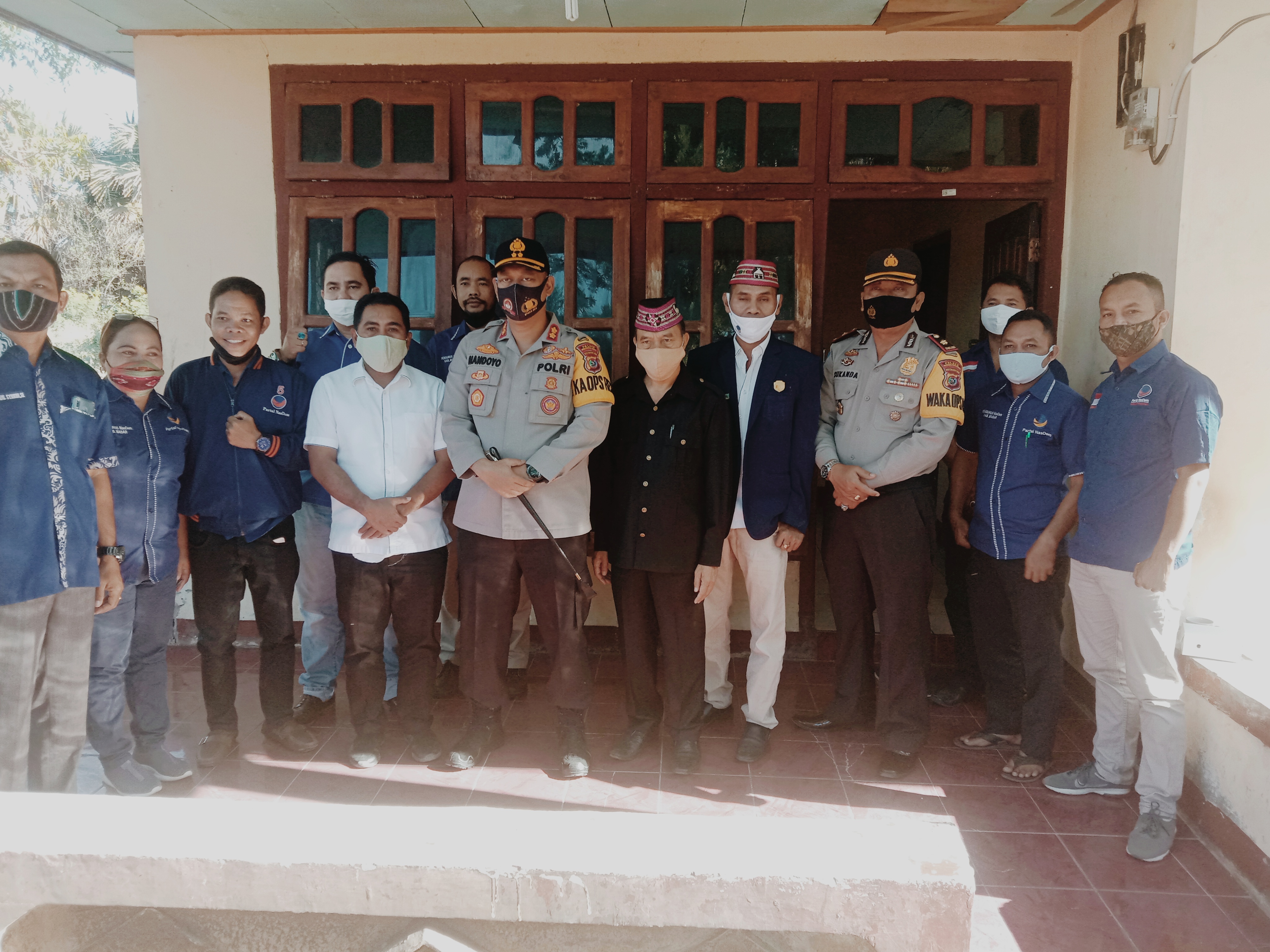 Kapolres Manggarai Barat AKBP Handoyo Santoso mengunjungi kantor DPD Partai NasDem, Selasa (28/7/2020).