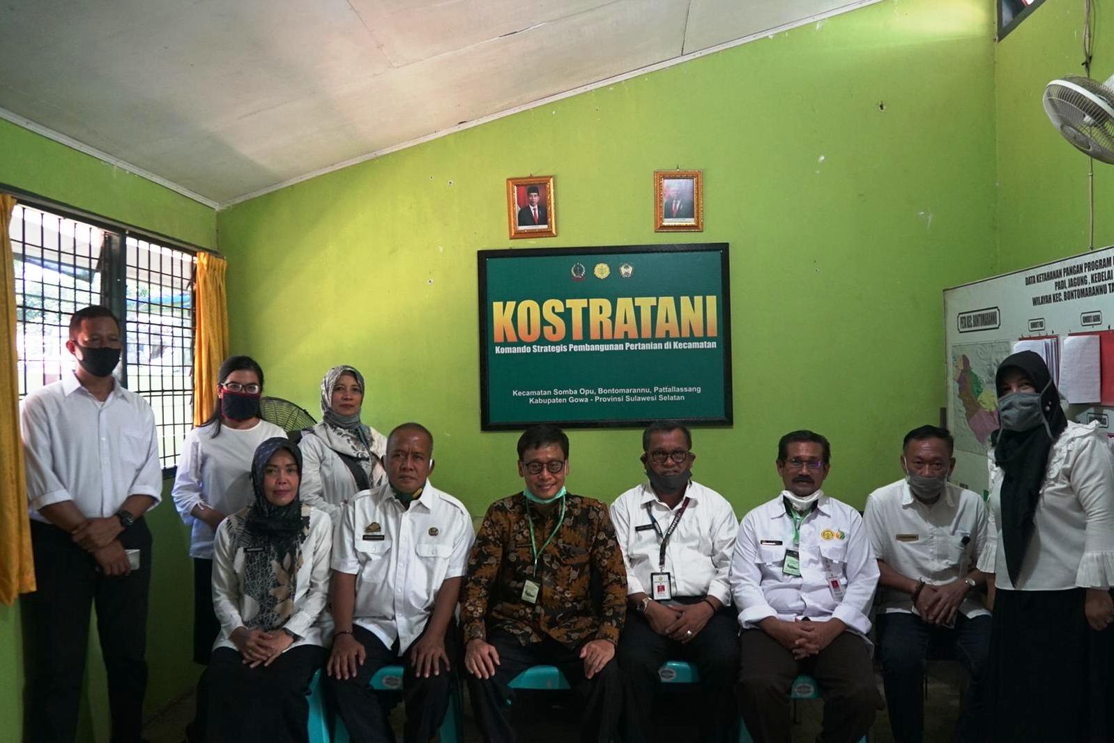 Kepala Badan Penyuluhan dan Pengembangan SDM Pertanian (BPPSDMP) Kementan, Dedi Nursyamsi (kelima dari kanan).