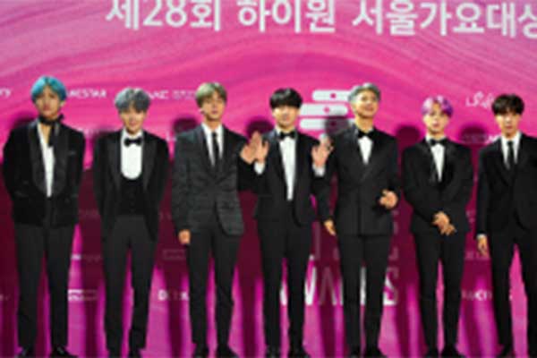 Grup idola K-Pop Bangtan Sonyeondan (BTS) 