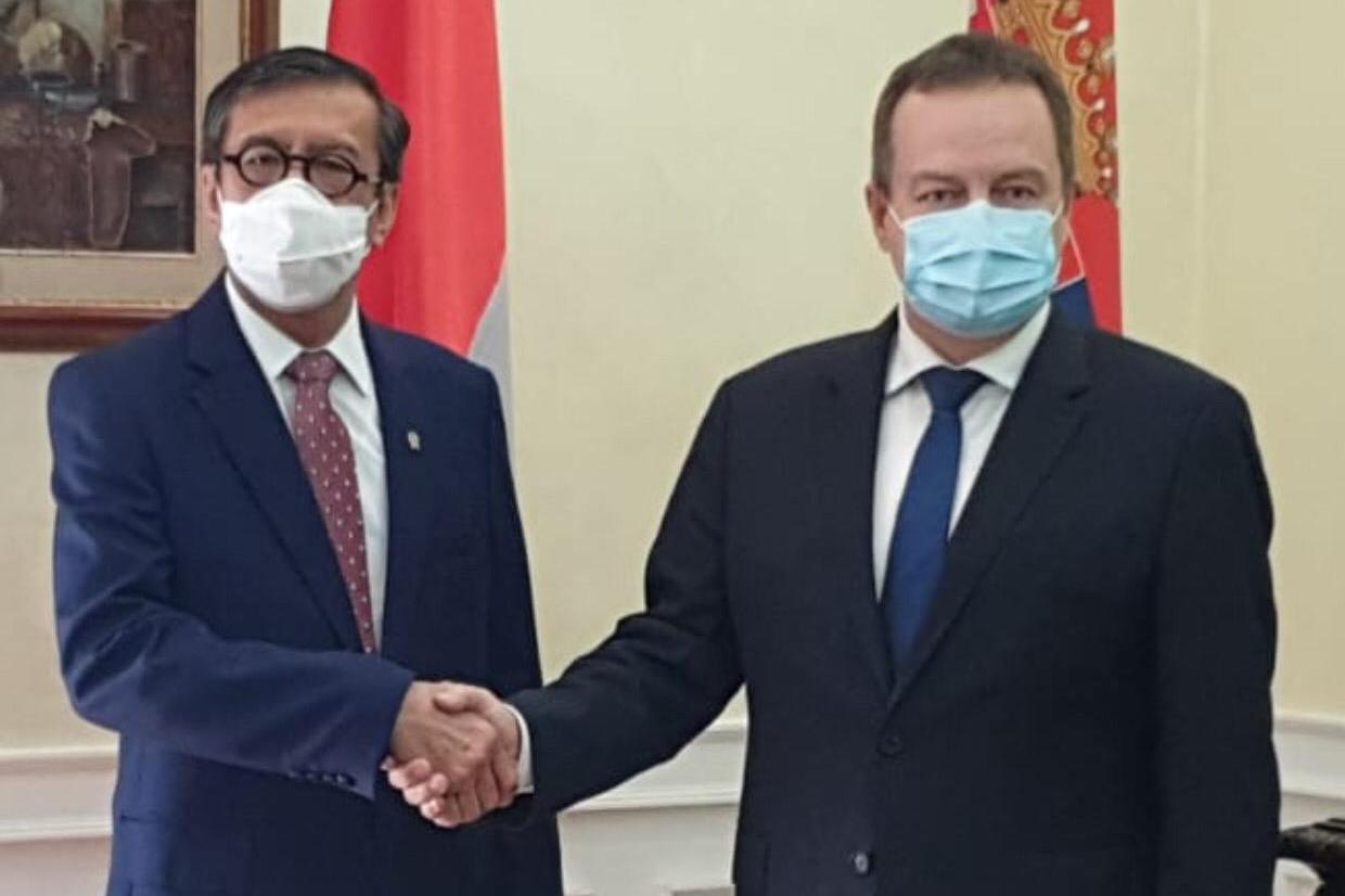 Menkumham RI Yasonna Laoly dalam pertemuan dengan Wakil Perdana Menteri merangkap Menteri Luar Negeri Serbia Ivica Dacic