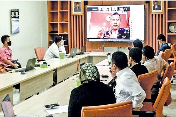 Panitia seleksi pemilihan calon anggota Komisi Yudisial menggelar uji publik secara daring terhadap 55 kandidat untuk menjadi anggota KY 