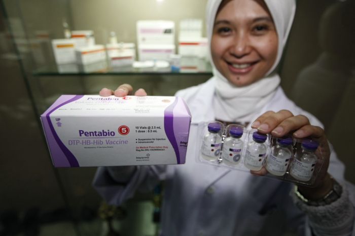 Vaksin Pentabio merupakan vaksin terbaru hasil inovasi Biofarma yang mampu mengobati penyakit Difteri, Tetanus, Perkusis, Hepatitis B