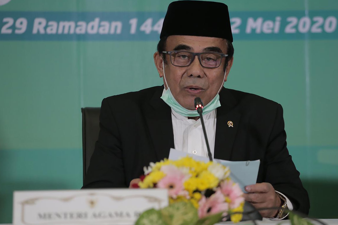 Menteri Agama Fachrul Razi menyampaikan hasil Sidang Isbat untuk menentukan 1 Syawal 1441 Hijriah atau Hari Raya Idul Fitri 2020 Masehi 