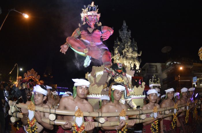 Pawai Ogoh-ogoh menjelang Nyepi tahun lalu (2019).