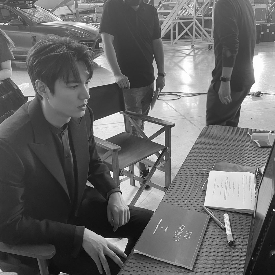 Lee Min Ho mengunggah foto di lokasi syuting dalam akun Instagramnya. 