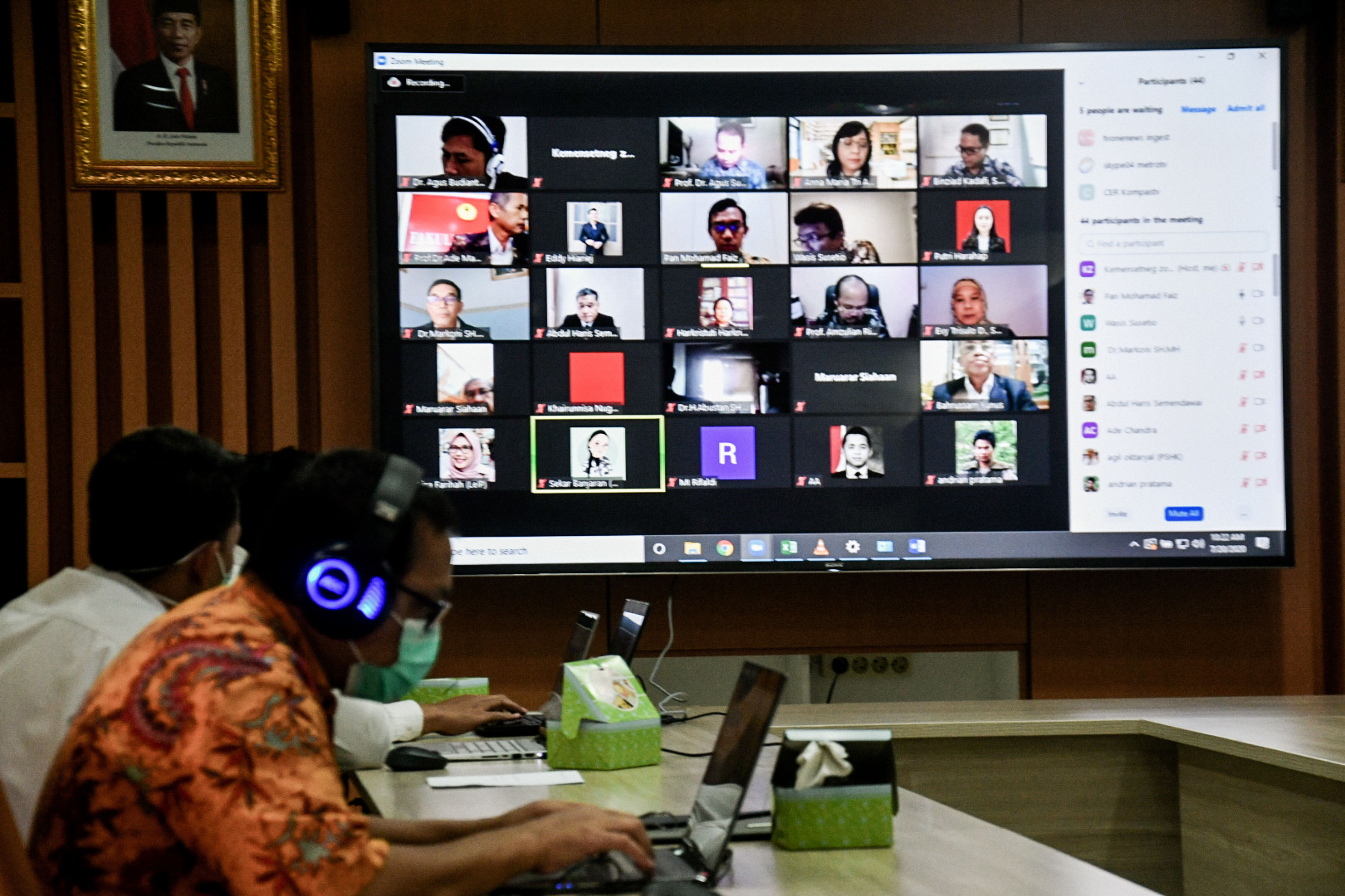  Panitia seleksi pemilihan Calon Anggota Komisi Yudisial (KY) menggelar uji publik secara daring terhadap 55 kandidat anggota KY.