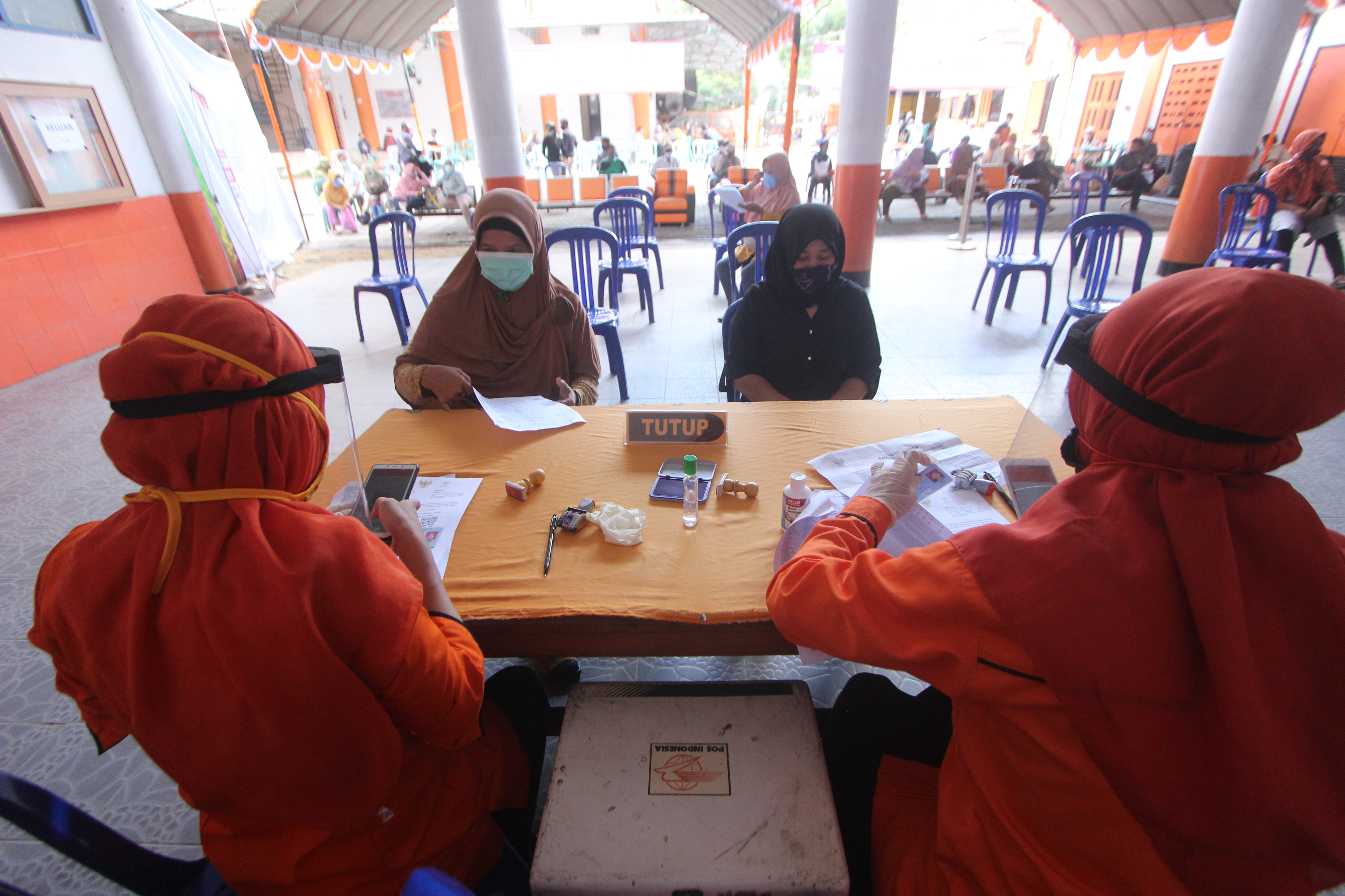  Pemerintah mulai mengucurkan bantuan sosial tunai (BST) kepada warga miskin di Kalsel