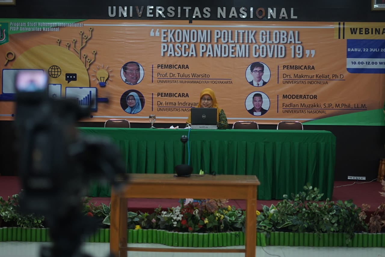Webinar Ekonomi Politik Global Pasca Pandemi Covid- 19, di Fak.HI, Unas, Jakarta.