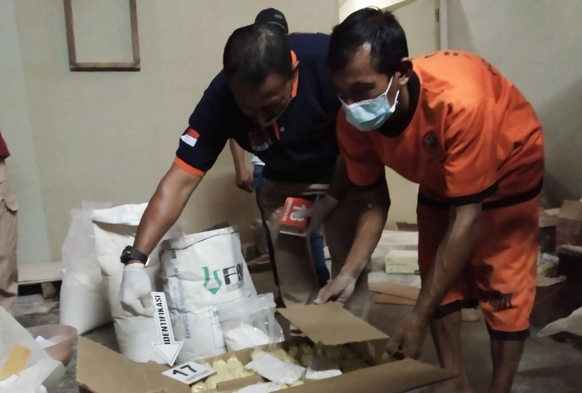 Polisi geledak gudang racik obat Cimahi