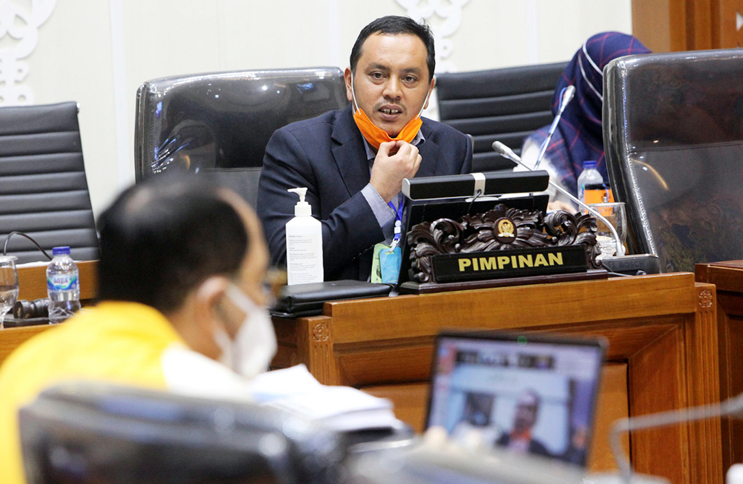 Wakil Ketua Baleg DPR RI Willy Aditya memimpin rapat dengar pendapat umum (RDPU) dengan Dewan Pers 
