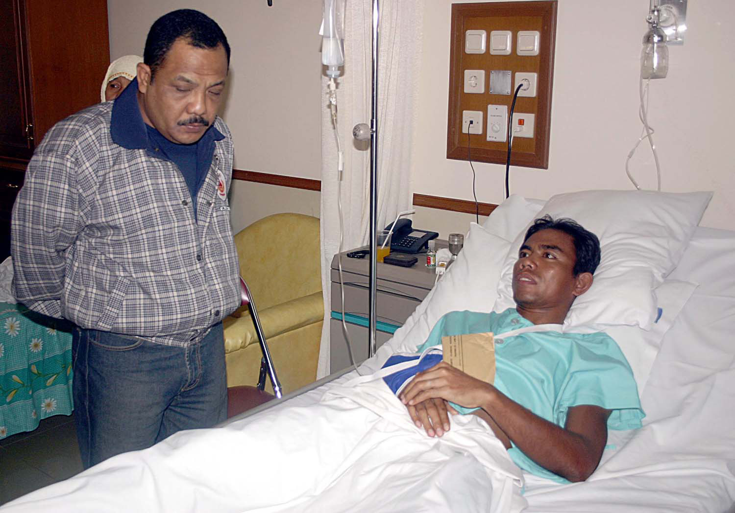 Pembalap sepeda nasional asal Jawa Barat, Tonton Susanto terbaring di RS Advent Bandung setelah menjalani operasi bahu kanan.