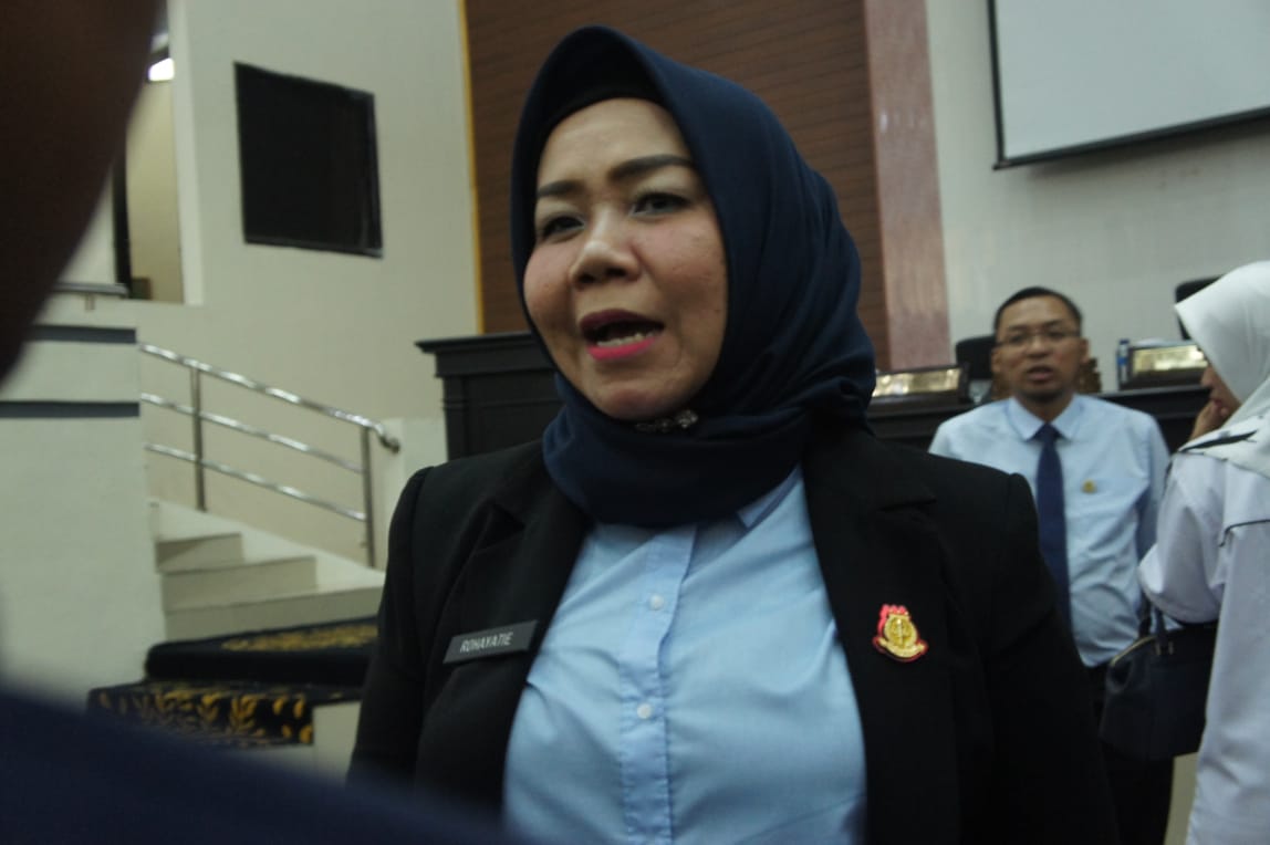 Kepala Kejaksaan Negeri Karawang Rohayatie.