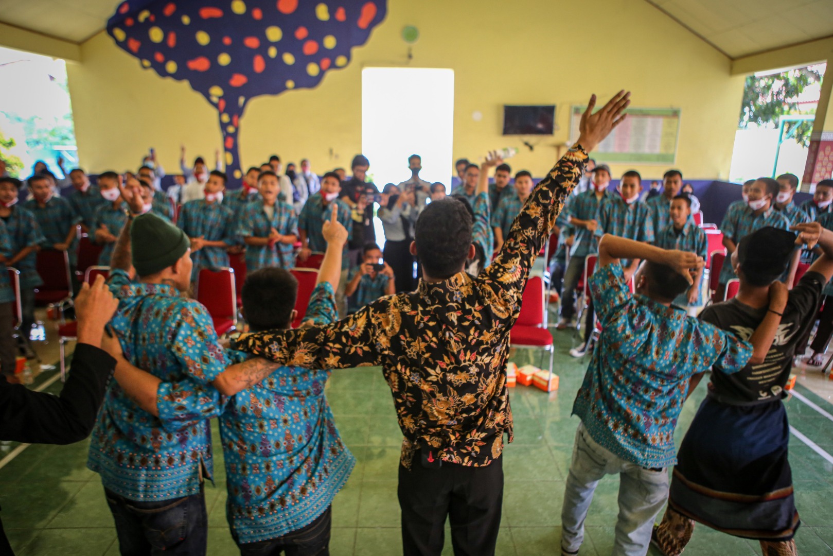 Penampilan kreasi seni anak didik lapas di Lembaga Pembinaan Khusus Anak (LPKA) Klas IA Tangerang untuk memperingati Hari Anak Nasional 2020