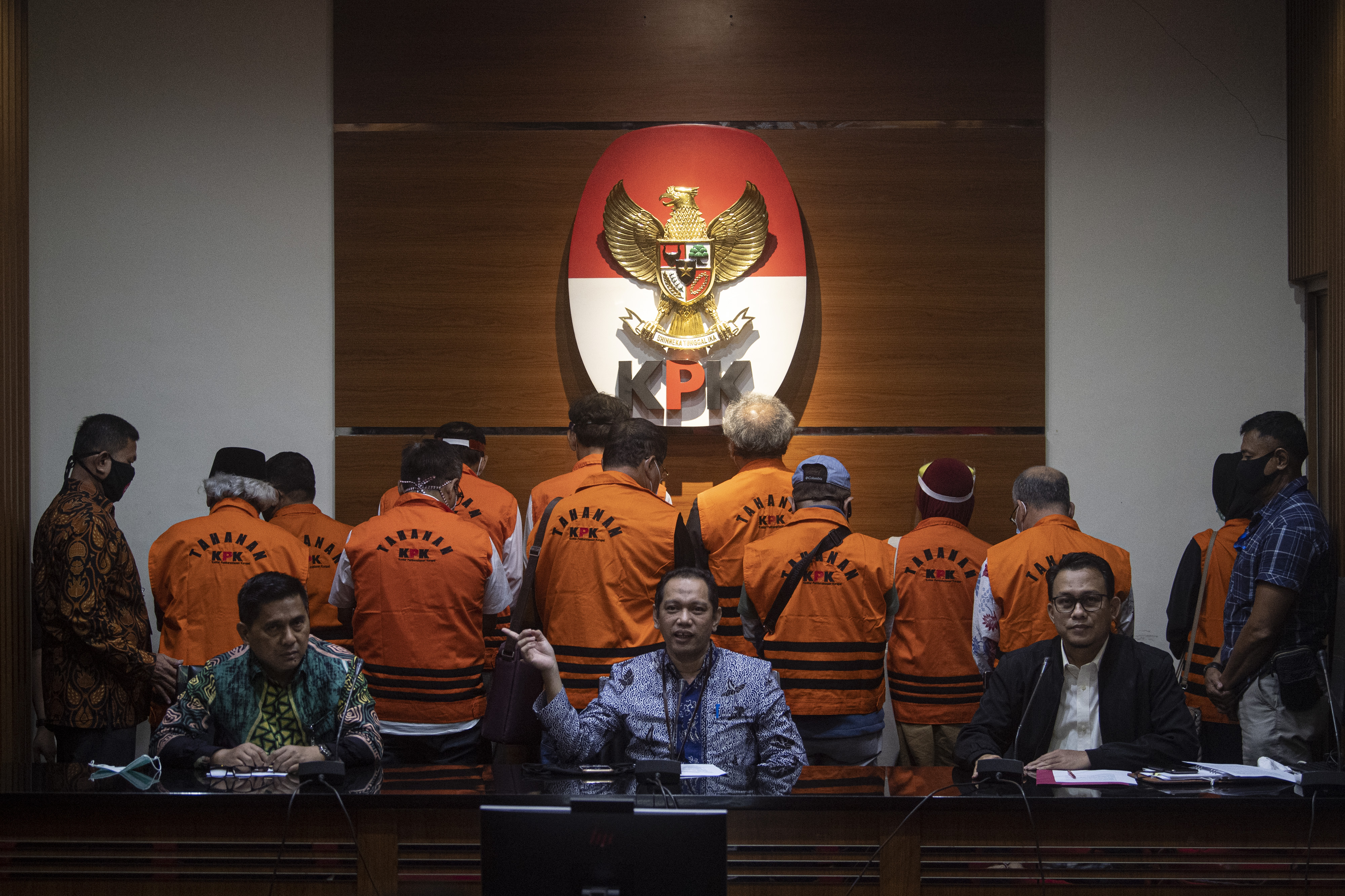 Pimpinan KPK Nurul Ghufron (ketiga kiri depan) di gedung KPK, Jakarta, Rabu (22/7/2020).