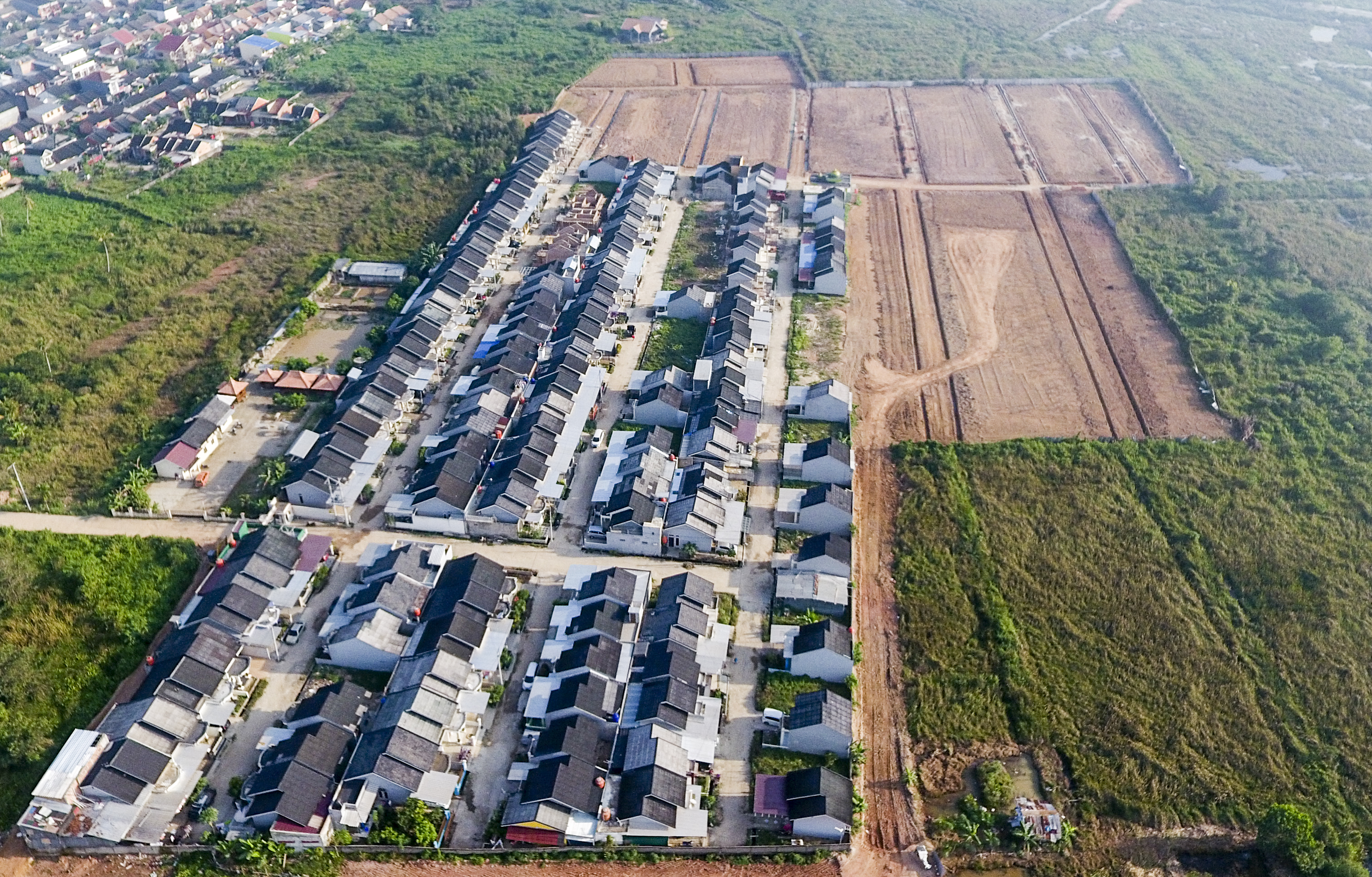 Foto udara pembangunan rumah bersubsidi di Banyuasin, Sumatra Selatan.