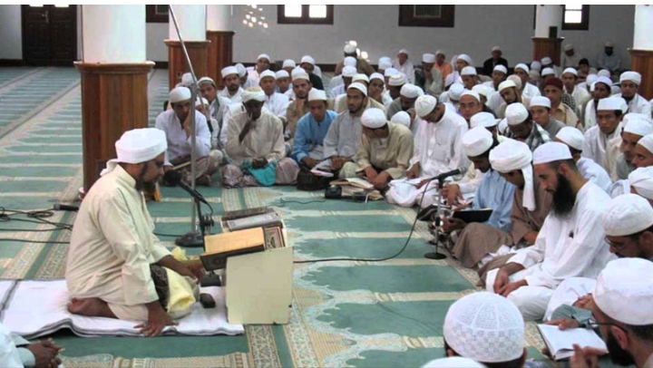 Ulama asal Yaman Habib Umar bin Hafidz (kiri)