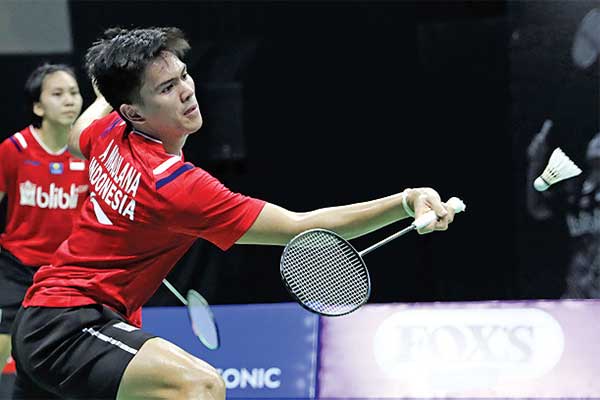 Hafiz/Gloria Menang Mudah