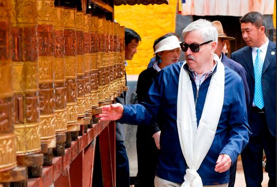 Duta Besar AS untuk Tiongkok Terry Branstad