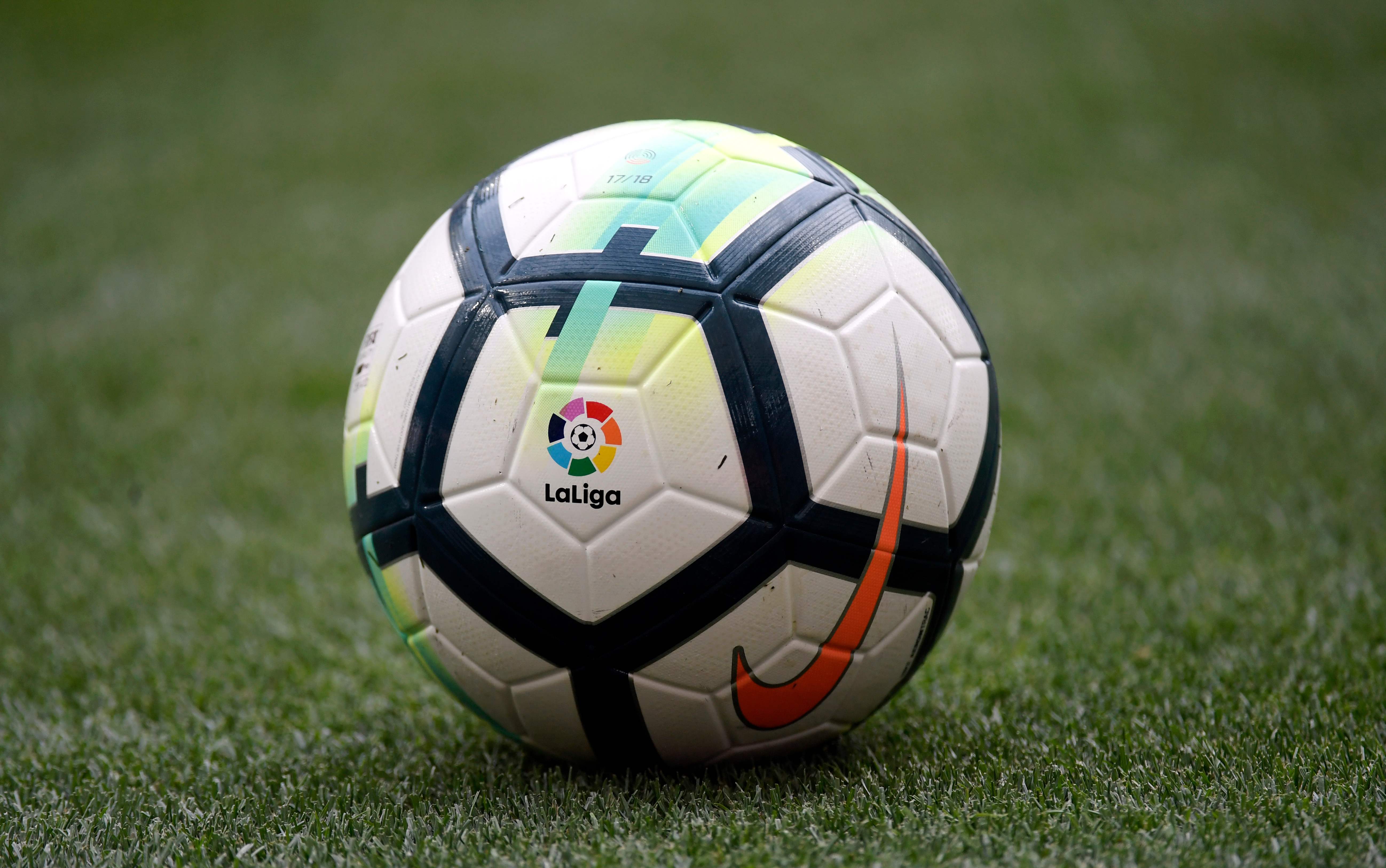 Logo La  Liga diatas bola