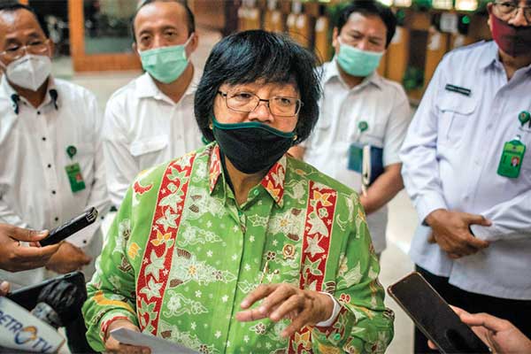 Menteri Lingkungan Hidup dan Kehutanan Siti Nurbaya