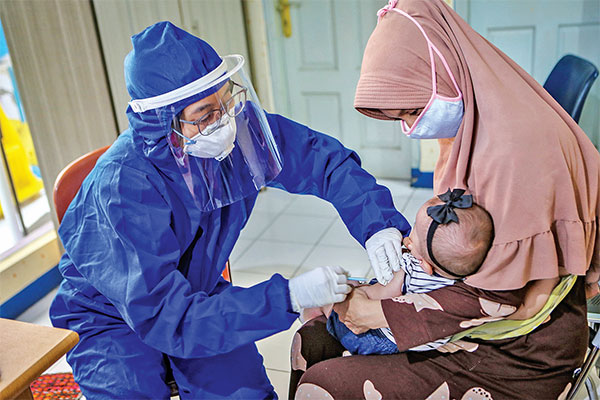 Pemberian Imunisasi.