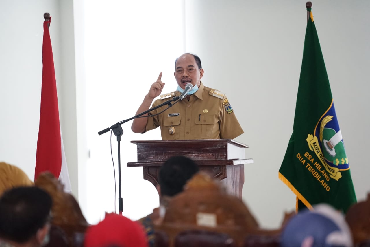 Wali Kota Tebing Tinggi Umar Zunaidi saat mencanangkan Gerakan Indonesia Menabung , Selasa (28/7/2020).