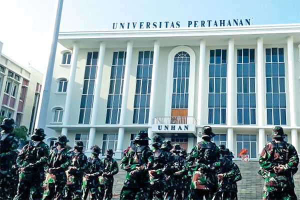 Prosesi pelepasan 242 kadet yang berasal dari seluruh daerah di Indonesia yang melaksanakan Pendidikan Dasar Militer di Kampus Bela Negara 
