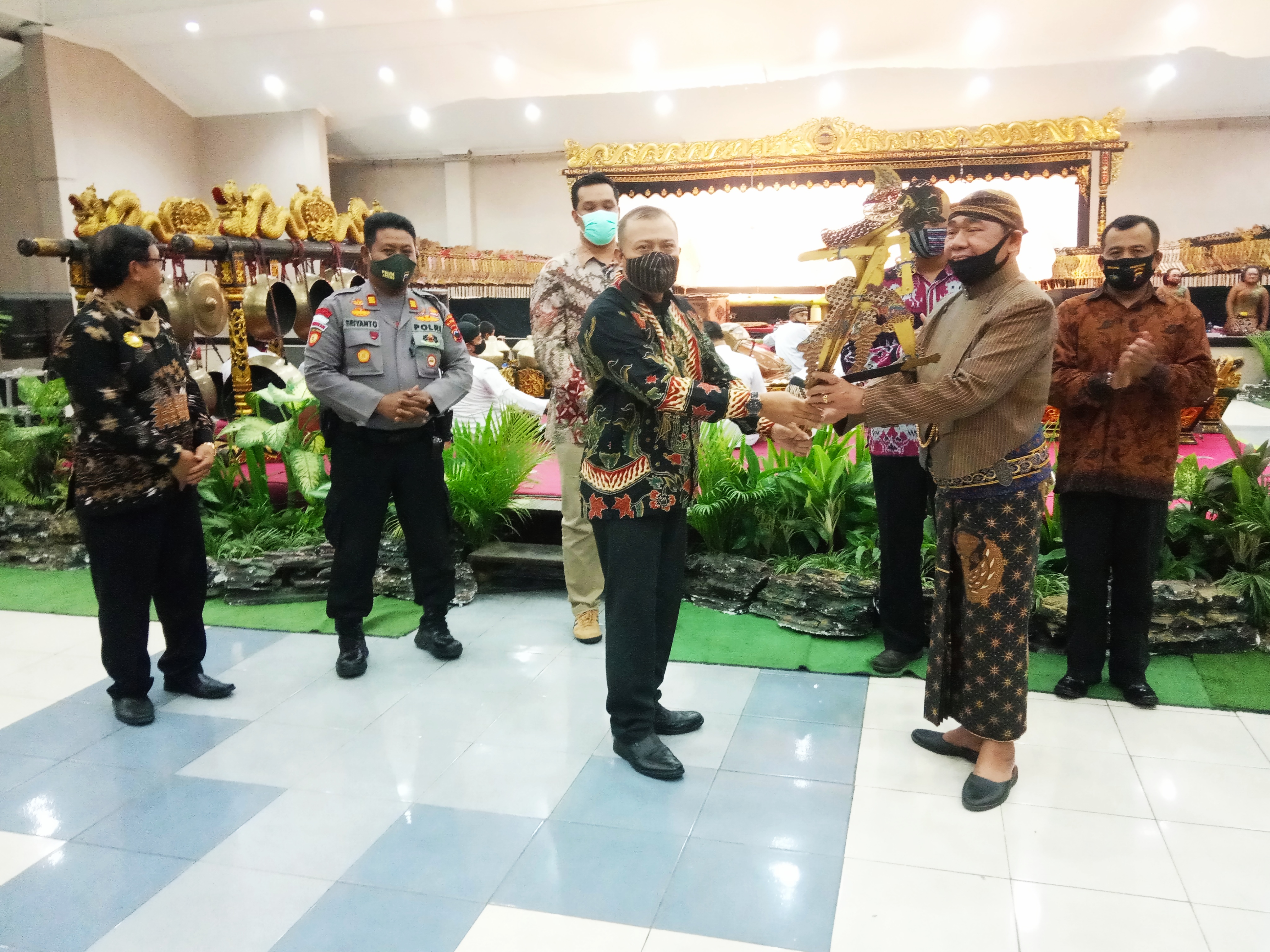 Pementasan wayang virtual dengan lakon Babad Wonomarto sebagai hadiah HUT ke-216 Kabupaten Klaten.