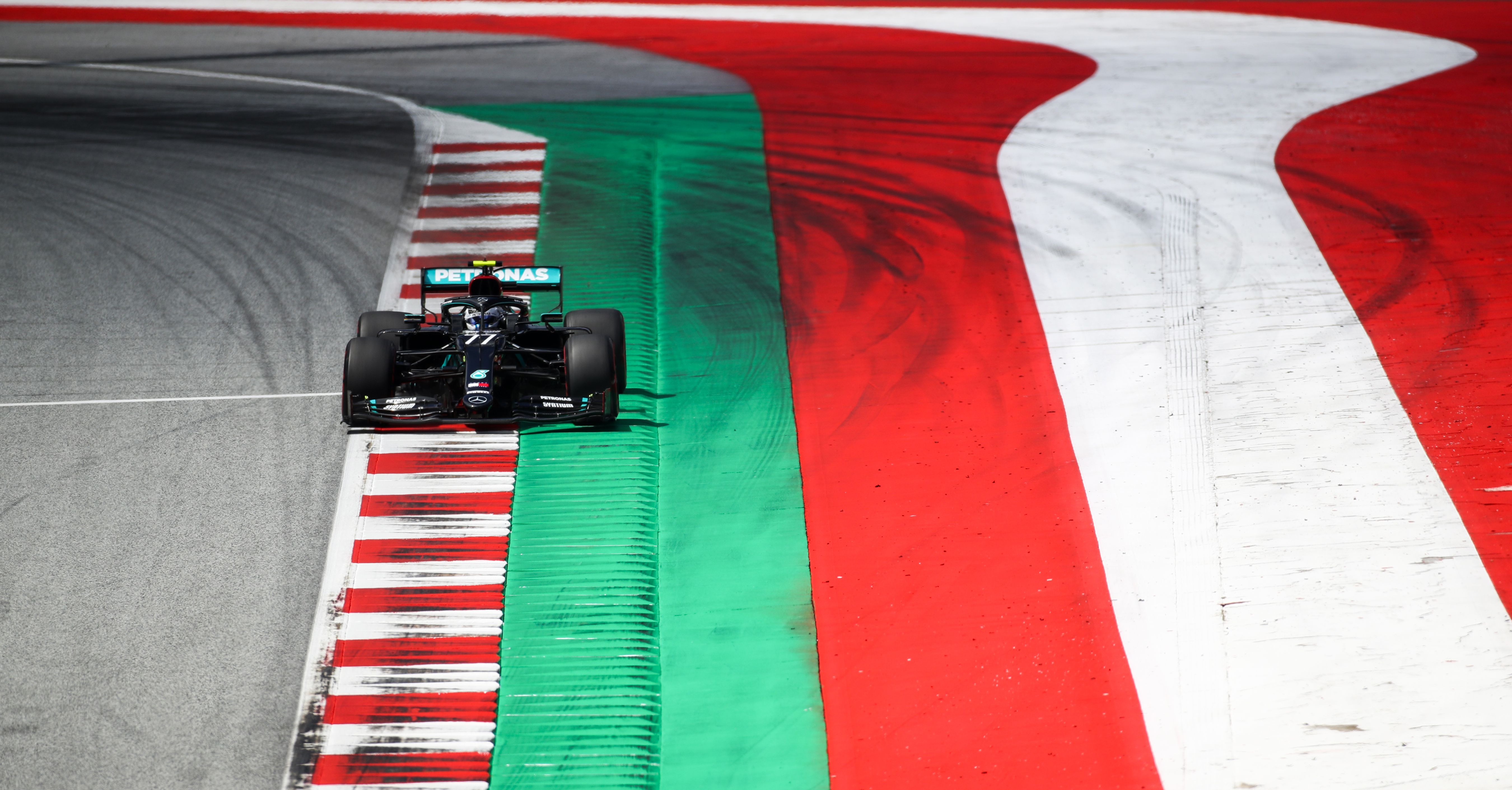 pembalap Mercedes, Valtteri Bottas berhasil mematahkan dominasi Lewis Hamilton merebut start terdepan di F1 Grand Prix Austria 2020.