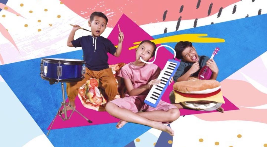 Ketiga anak Widi Mulia dan Dwi Sasono.