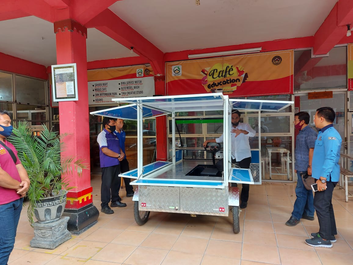 Mobil listrik untuk UMKM garapan SMK Model PGRI 1 Mejayan