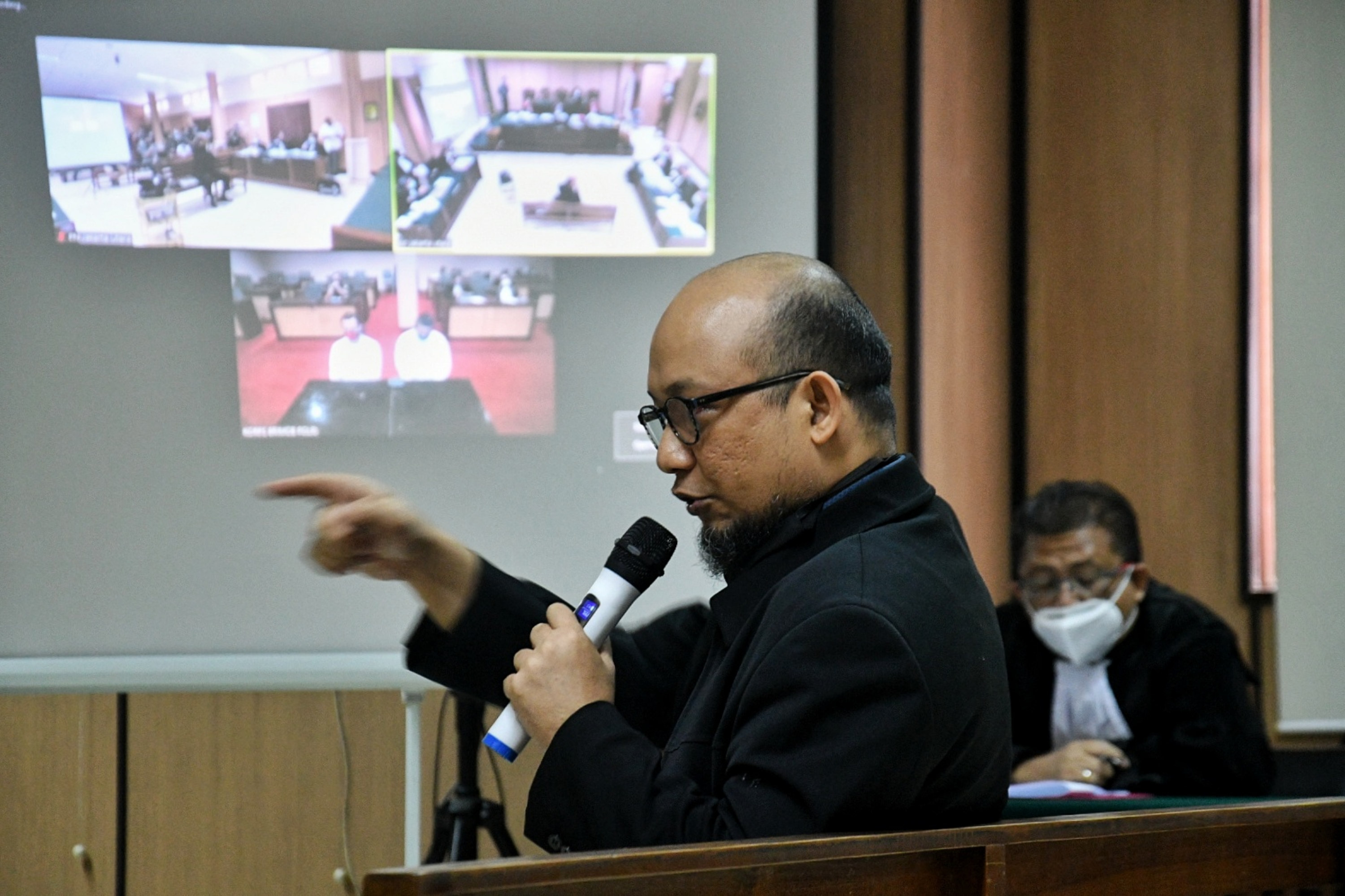 Penyidik senior KPK, Novel Baswedan, saat memberikan kesaksian di PN Jakarta Utara.