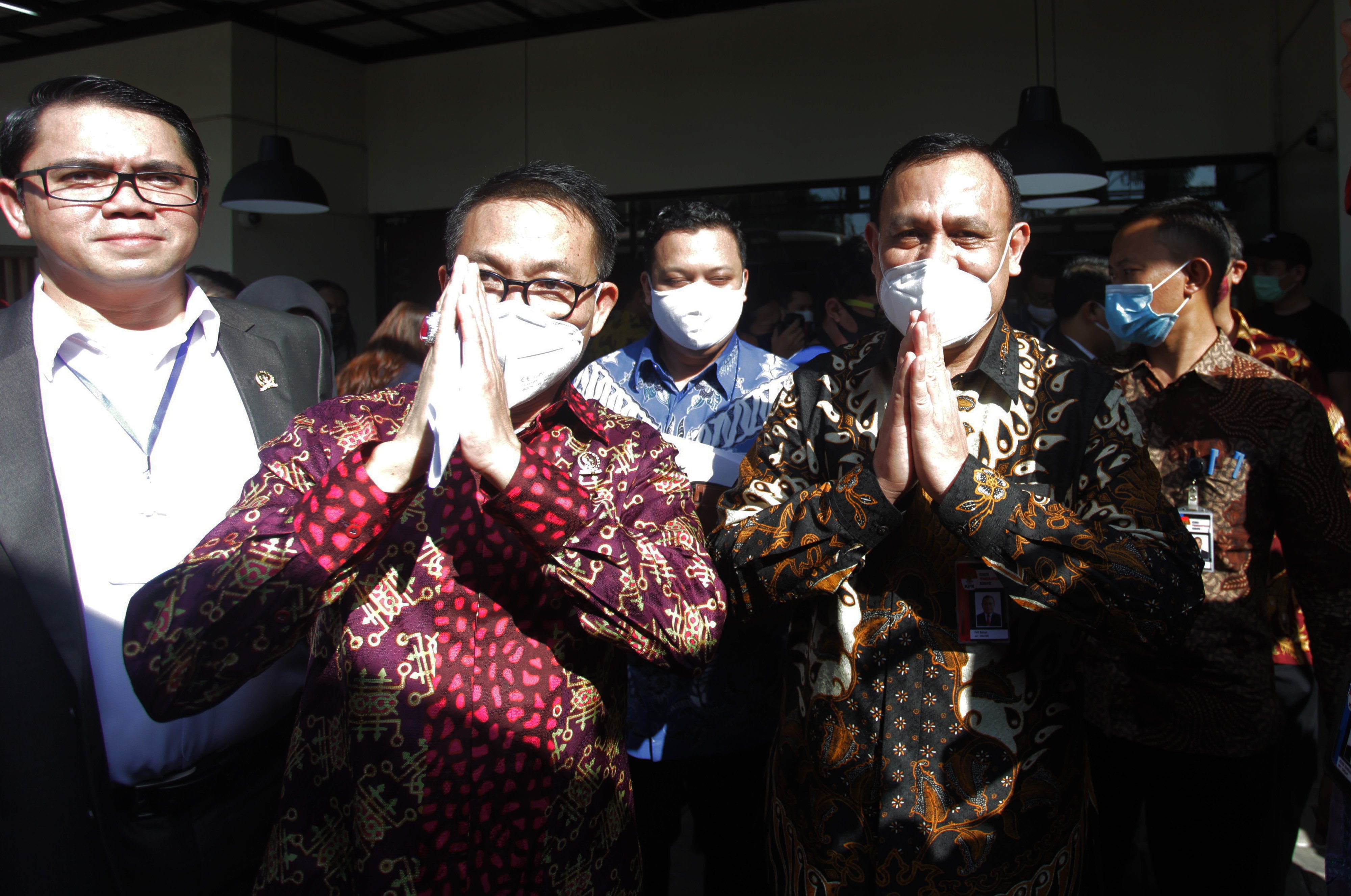 Ketua Komisi IIDPR Herman Hery dengan Ketua KPKFirli Bahuri usai menggelar RDP di gedung KPK