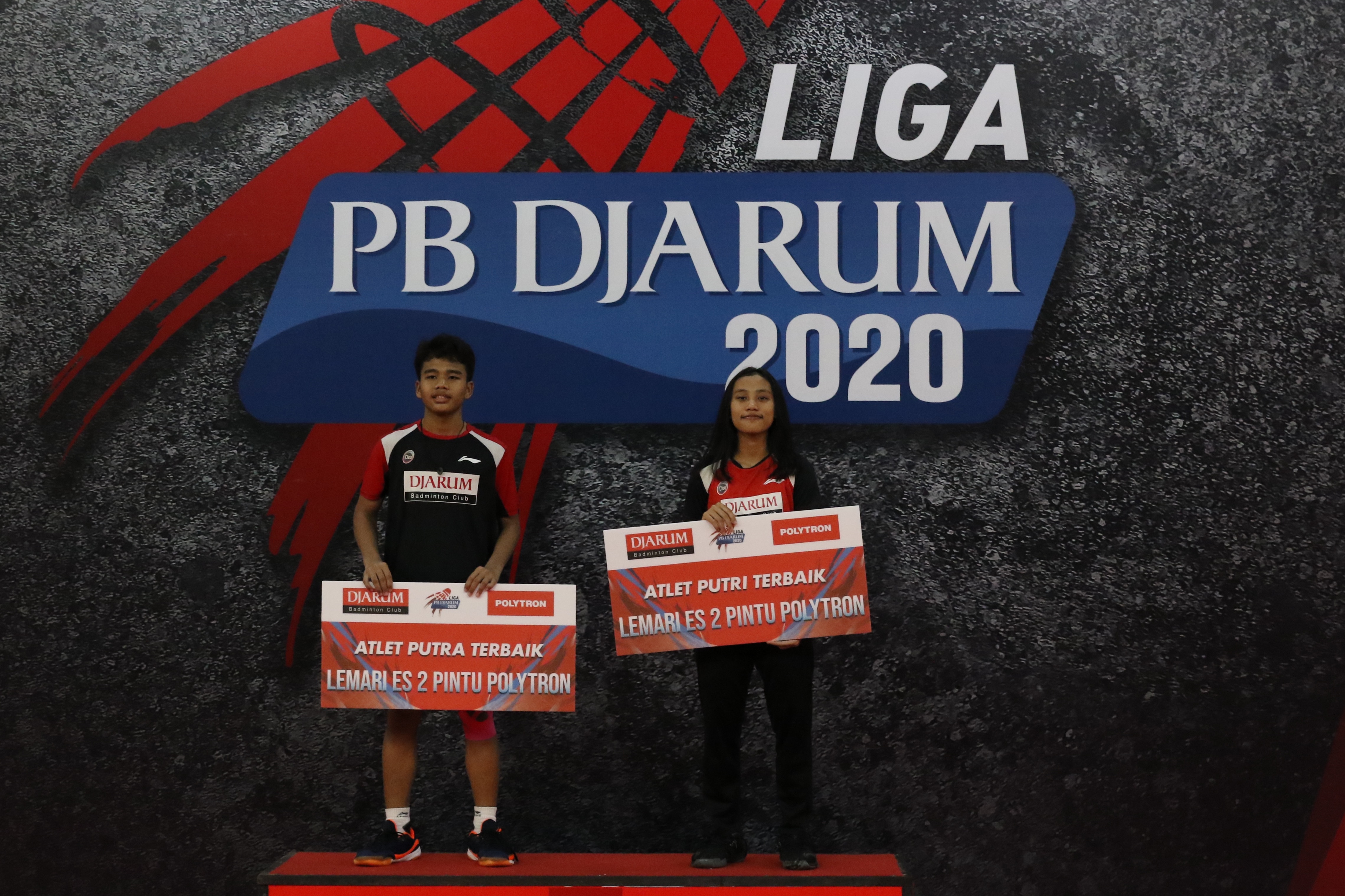  Atlet Terbaik Liga PB DJarum 2020,  Iqbal Asrullah (kiri) dan Mutiara Ayu Puspitasari