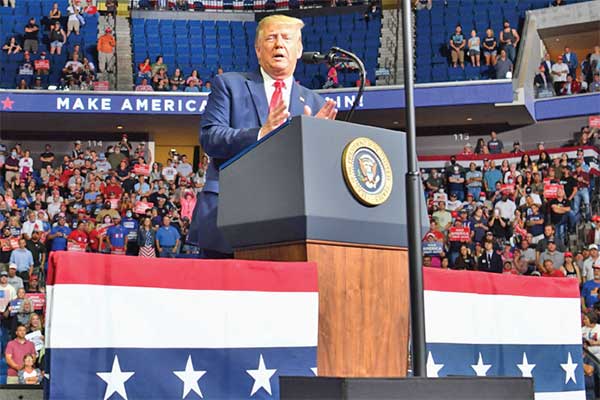 Kampanye Presiden Amerika Serikat (AS) Donald Trump yang sepi dari pendukungnya di Tulsa, Oklahoma