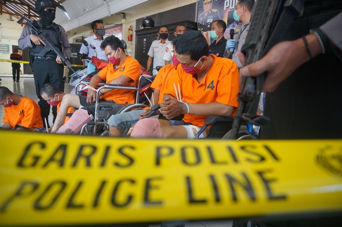 Polres Tulungagung merilis penangkapan narapidana asimilasi karena terlibat aksi pencurian.