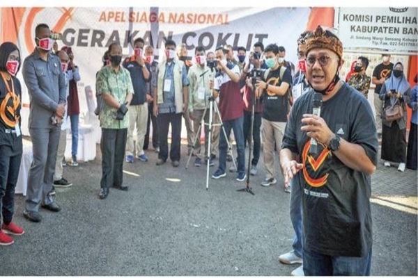 Ketua Komisi Pemilihan Umum RI Arief Budiman memimpin Apel Siaga Nasional Gerakan Coklit Serentak di KPU Kabupaten Bandung, Soreang, kemarin