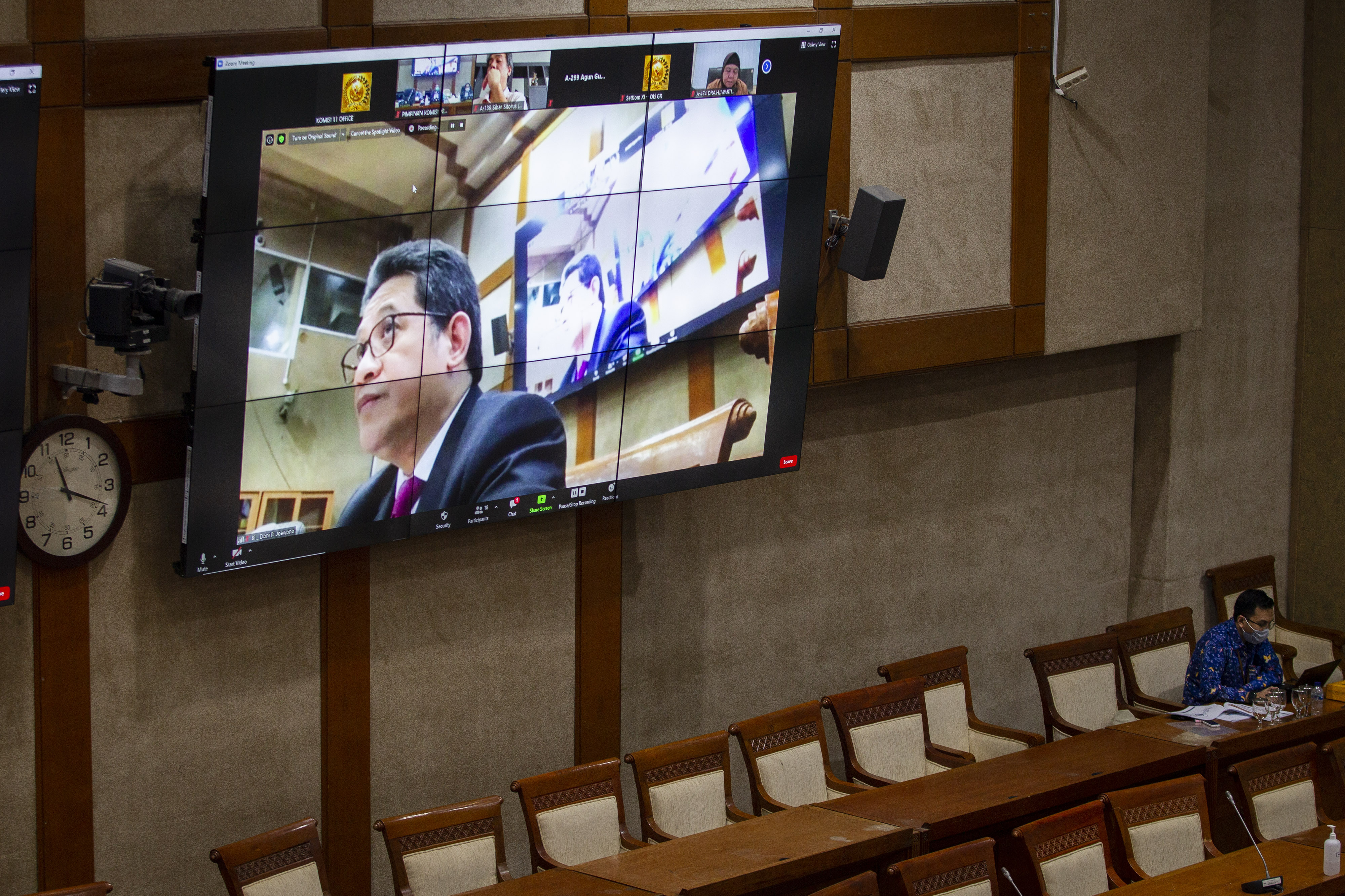 Calon Deputi Gubernur Bank Indonesia (BI) Doni Primanto Joewono mengikuti uji kelayakan dan kepatutan oleh Komisi XI DPR  