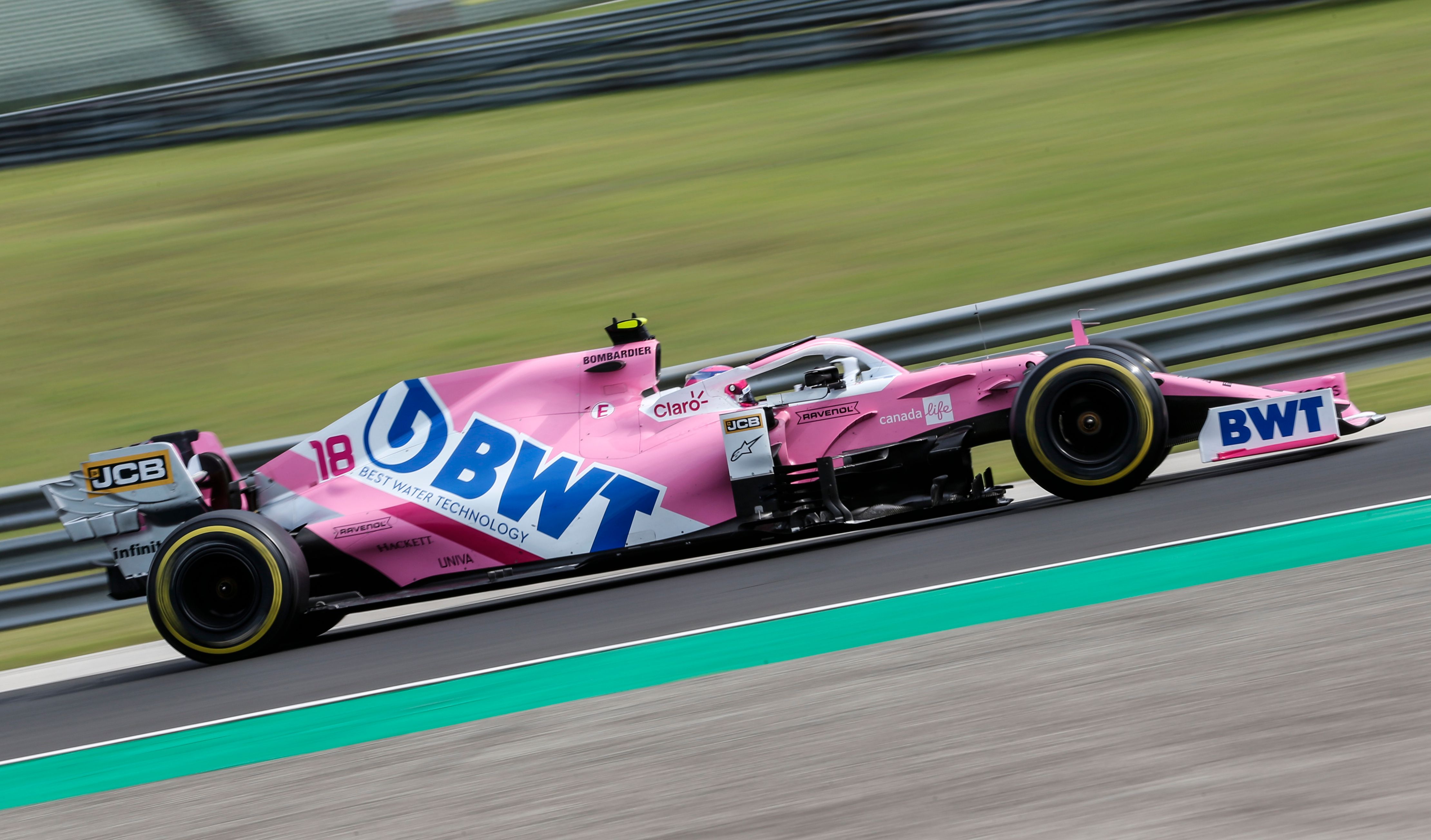 Mobil Racing Point yang dikemudikan Sergio Perez 