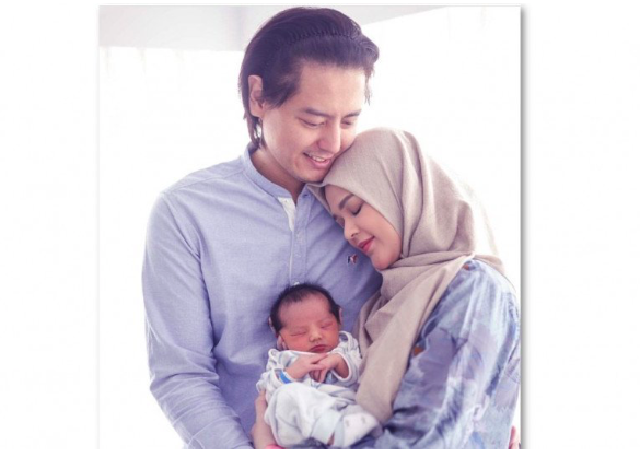 Pasangan Roger Danuarta dan Cut Meyriska.