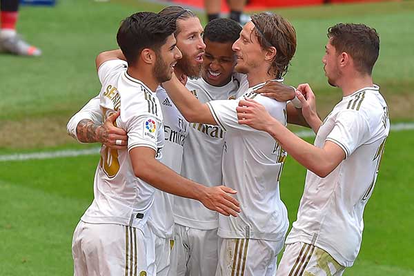 Para pesepak bola Real Madrid