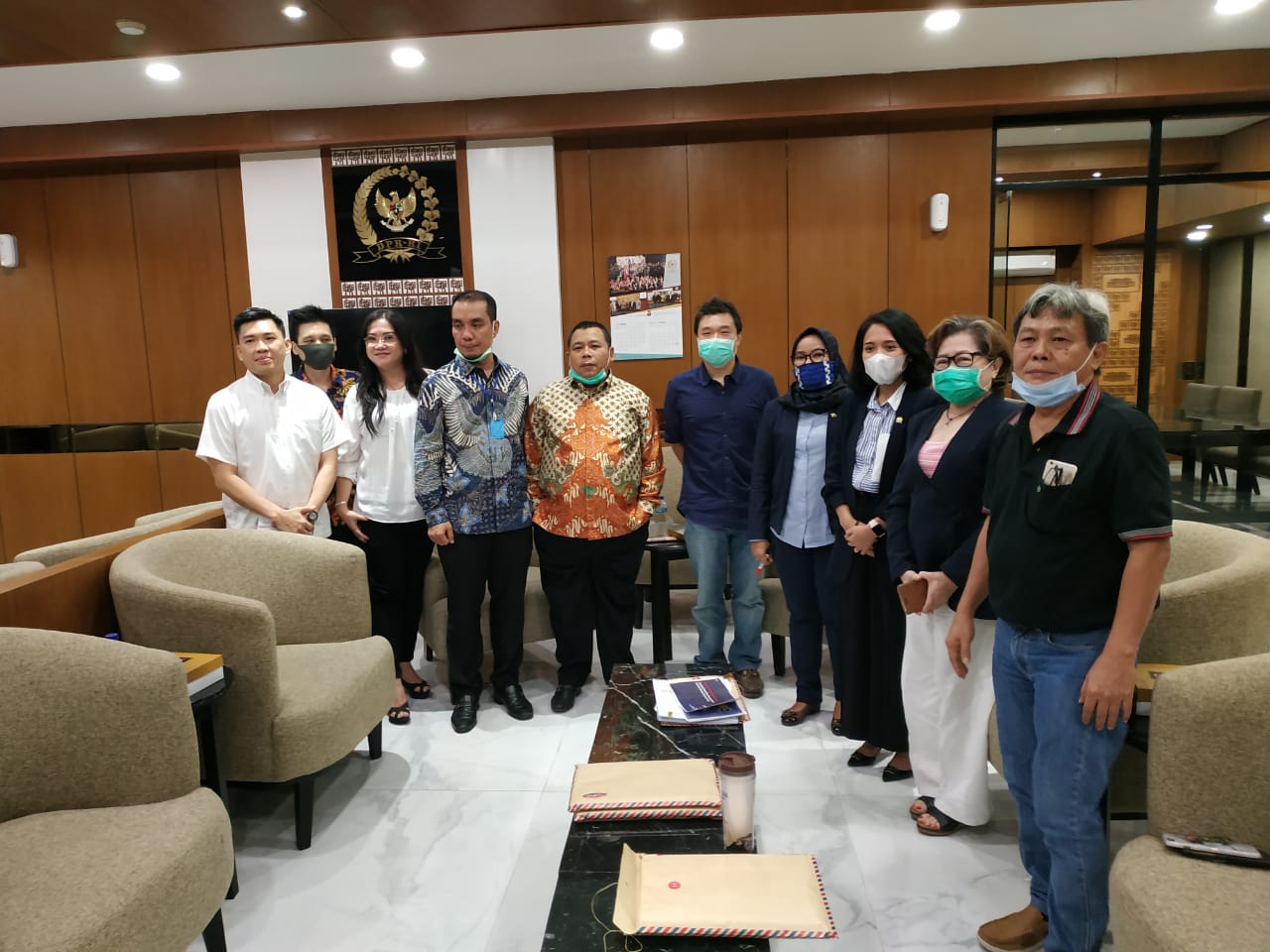 Wakil Ketua Komisi XI Fathan Subchi dan anggota komisi XI lainnya menerima perwakilan nasabah Minna Padi Aset Manajemen.