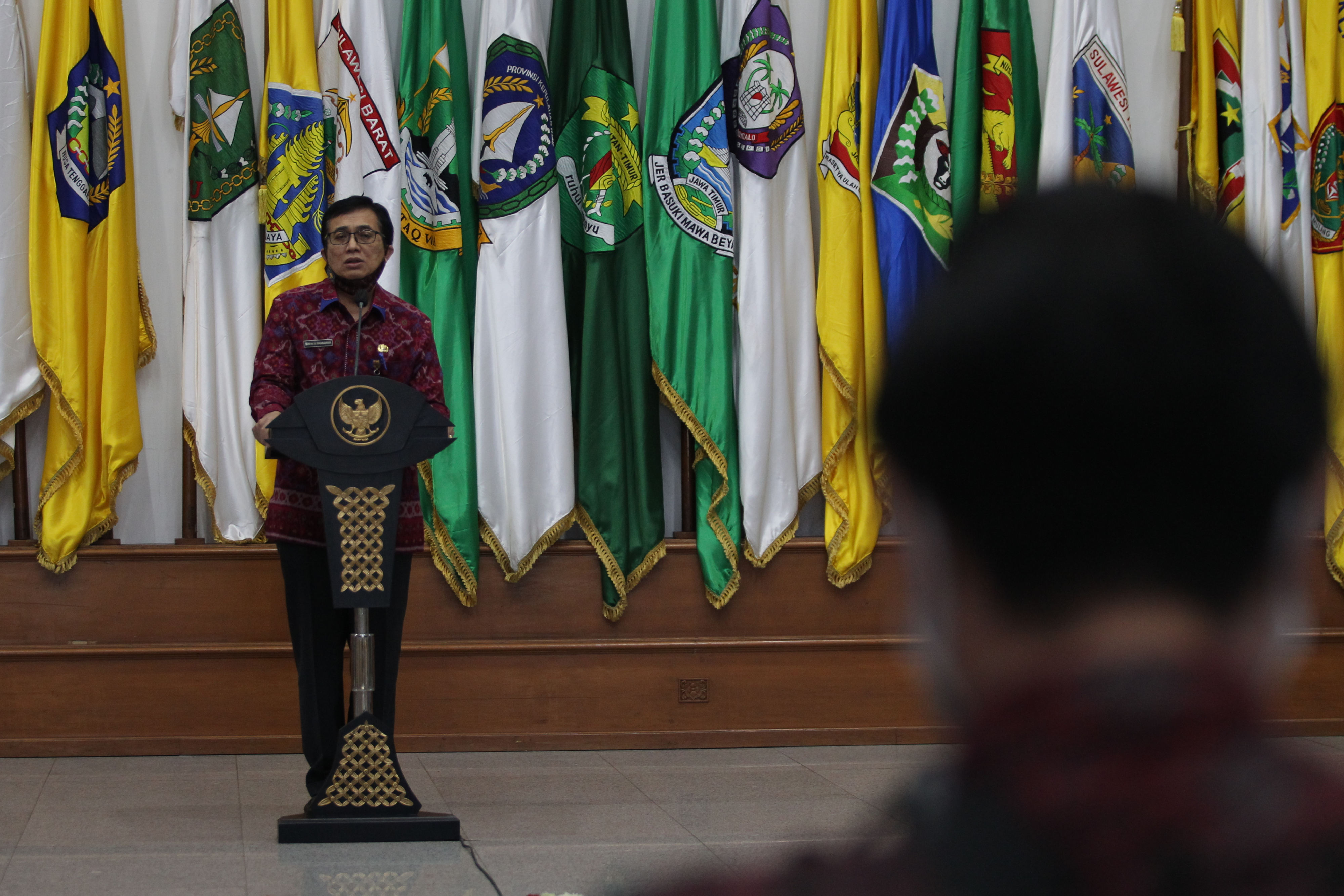 Irjen Kemendagri Tumpak Haposan Simanjuntak menyampaikan kata sambutan pada pembukaan rapat koordinasi dan optimalisasi Satgas Saber Pungli.