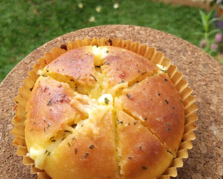 Korean garlic cheese bread versi Mama Wied's Homemade.